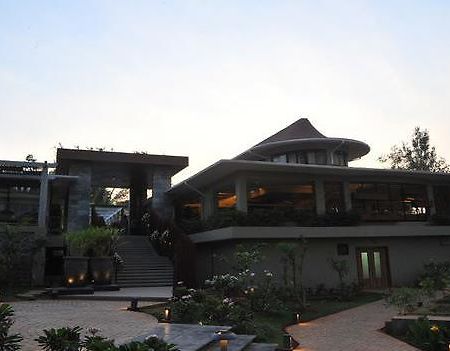 Ambrosia Resorts And Spa Poona Buitenkant foto