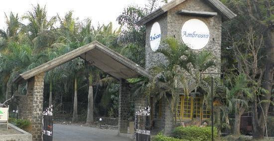 Ambrosia Resorts And Spa Poona Buitenkant foto